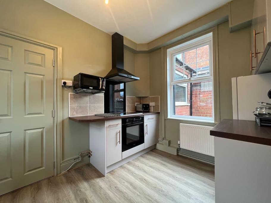 The Rose- Grd Floor, 2-5 Beds, Smarttv, Uni, Tram, M250 Fibre Lejlighed Nottingham Eksteriør billede