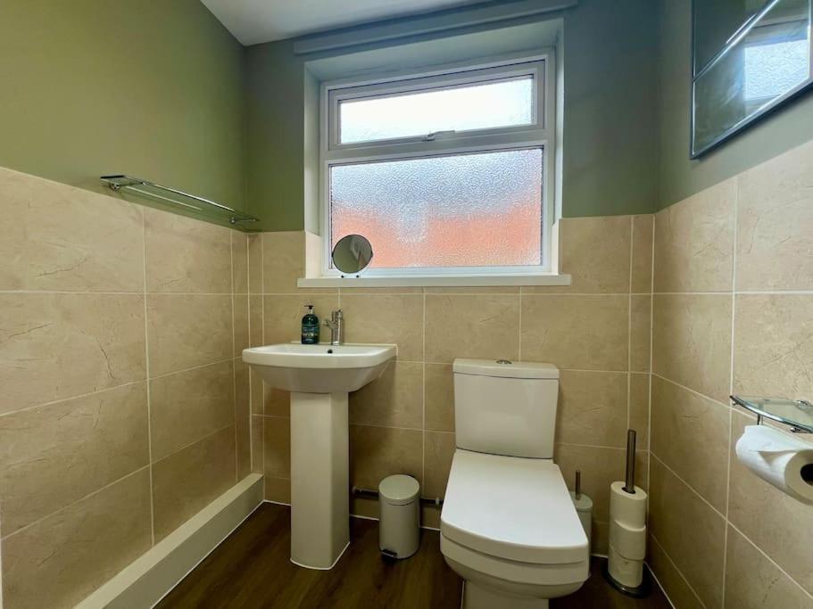 The Rose- Grd Floor, 2-5 Beds, Smarttv, Uni, Tram, M250 Fibre Lejlighed Nottingham Eksteriør billede